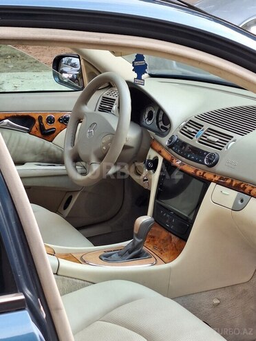 Mercedes E 240 2002, 328,000 km - 2.6 л - Bakı