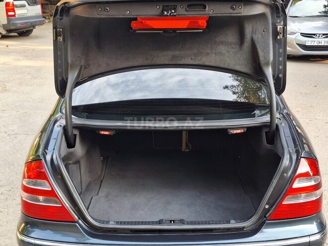 Mercedes E 240 2002, 328,000 km - 2.6 л - Bakı