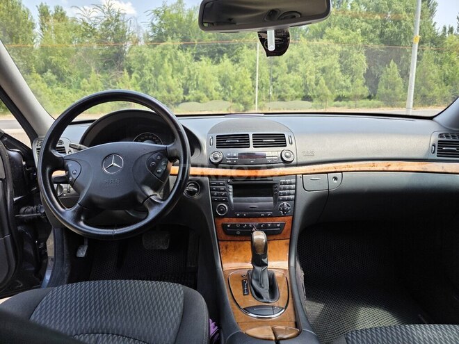 Mercedes E 220 2005, 249,000 km - 2.2 l - Ağcabədi