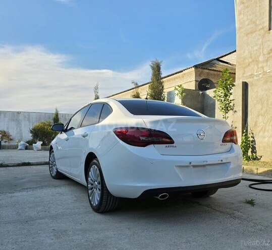 Opel Astra 2016, 156,142 km - 1.4 л - Bakı