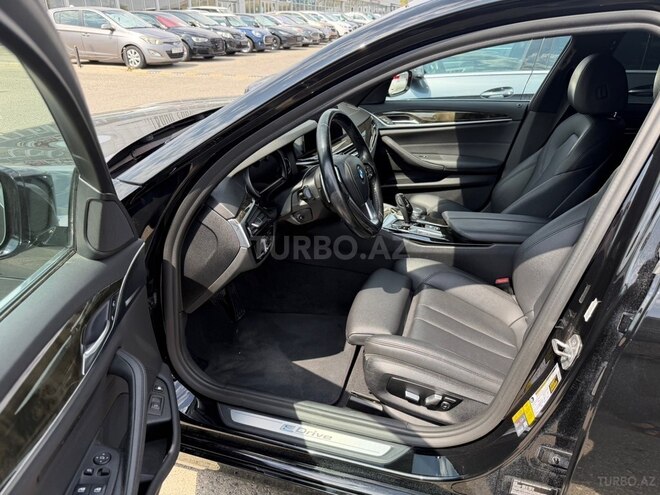 BMW 530e 2019, 111,000 km - 2.0 л - Bakı