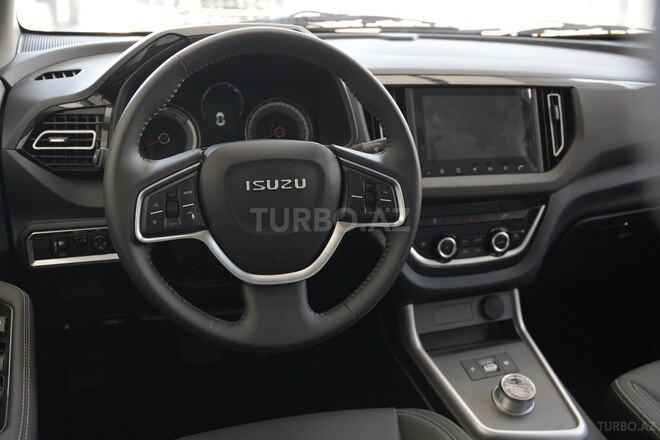 Isuzu  2026, 0 km - 2.5 l - Bakı