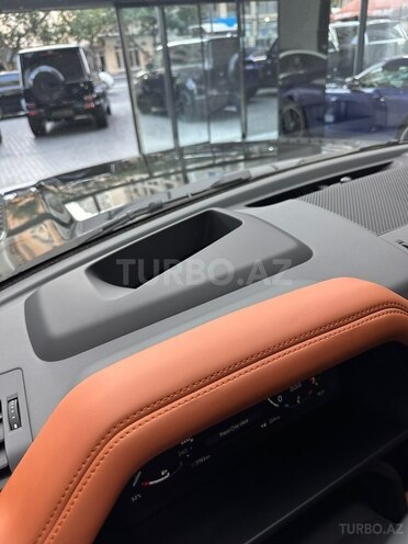 Land Rover Defender 2025, 7,700 km - 3.0 l - Bakı