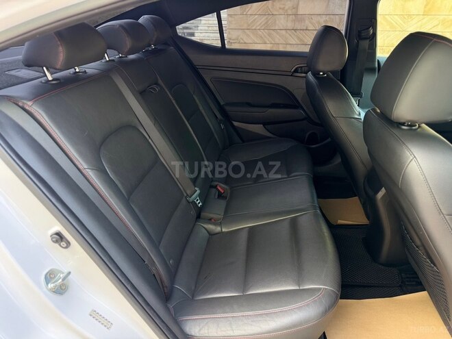 Hyundai Elantra 2018, 81,000 km - 1.6 л - Gəncə