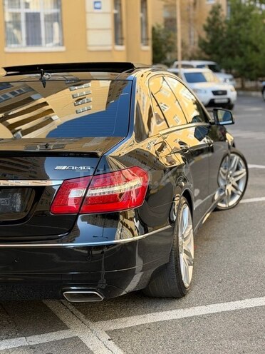 Mercedes E 300 2009, 240,000 km - 3.5 l - Sumqayıt