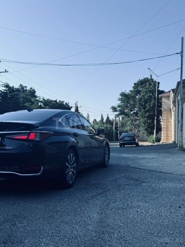 Lexus ES 300h 2021, 80,000 km - 2.5 л - Bakı