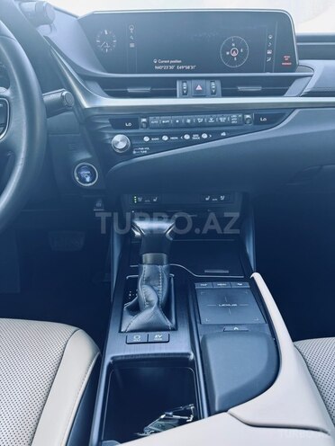 Lexus ES 300h 2021, 80,000 km - 2.5 л - Bakı
