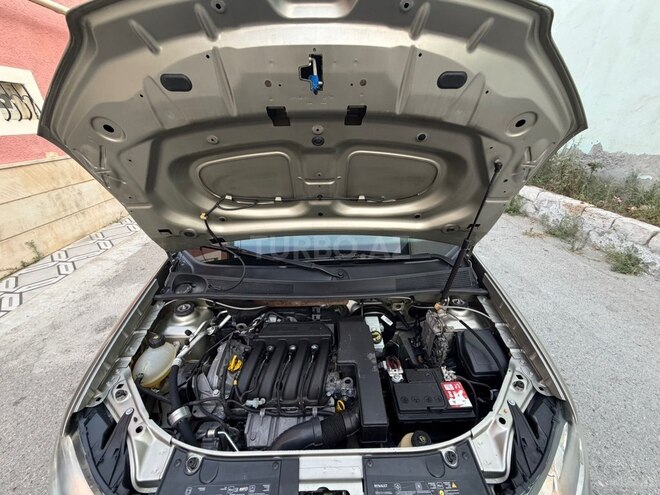 Renault Logan 2016, 334,000 km - 1.6 l - Bakı