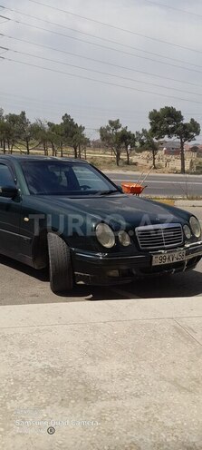 Mercedes E 230 1997, 585,000 km - 2.3 l - Bakı