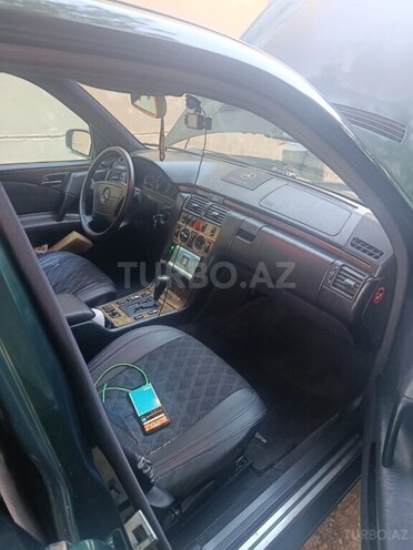 Mercedes E 230 1997, 585,000 km - 2.3 l - Bakı