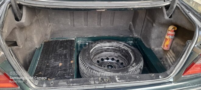Mercedes E 230 1997, 585,000 km - 2.3 l - Bakı