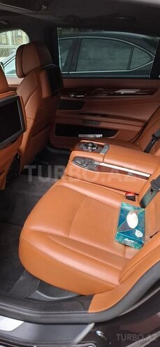 BMW 750 2011, 127,000 km - 4.4 l - Bakı