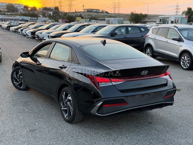 Hyundai Elantra 2025, 9,500 km - 2.0 л - Bakı