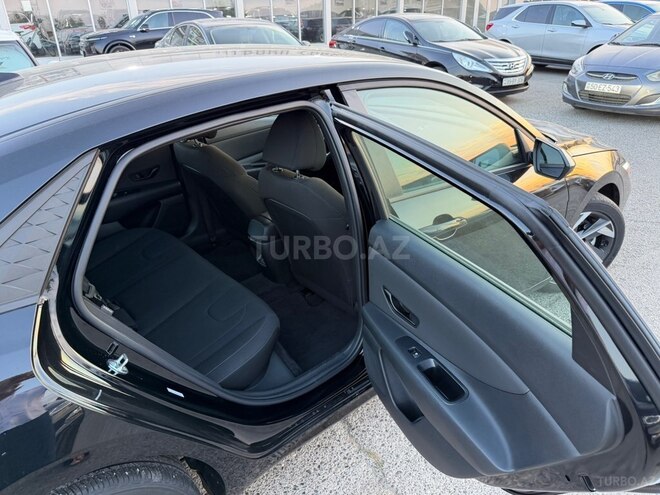 Hyundai Elantra 2025, 9,500 km - 2.0 л - Bakı