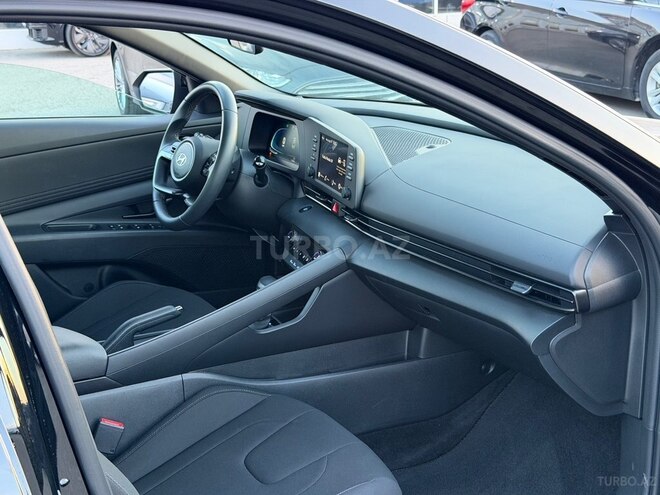Hyundai Elantra 2025, 9,500 km - 2.0 л - Bakı