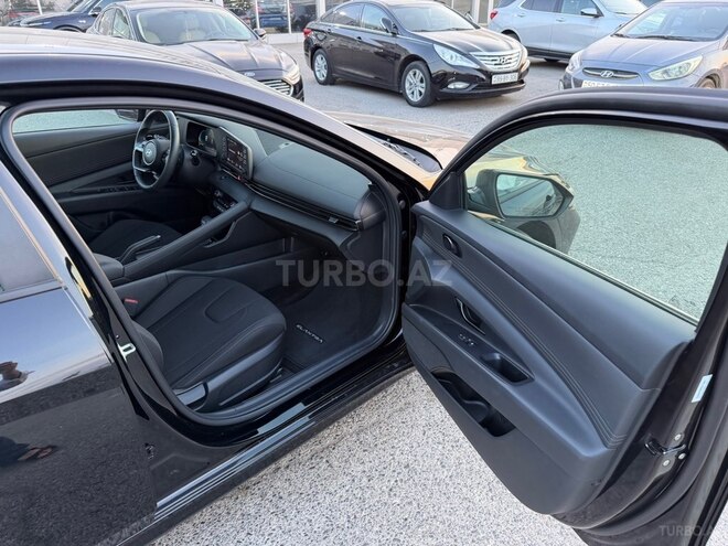 Hyundai Elantra 2025, 9,500 km - 2.0 л - Bakı
