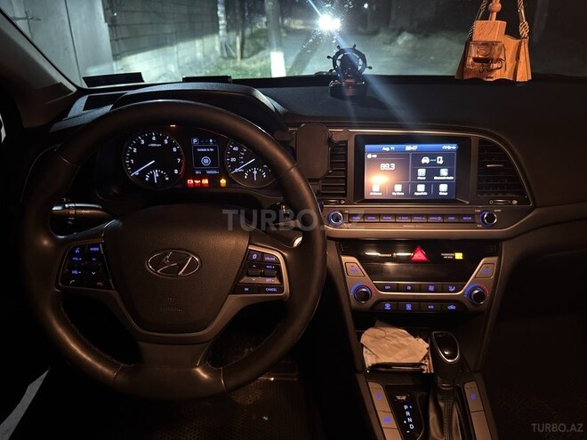 Hyundai Elantra 2016, 241,402 km - 2.0 l - Lənkəran