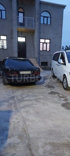 Mercedes E 270 1999, 358,880 km - 2.7 l - Bakı