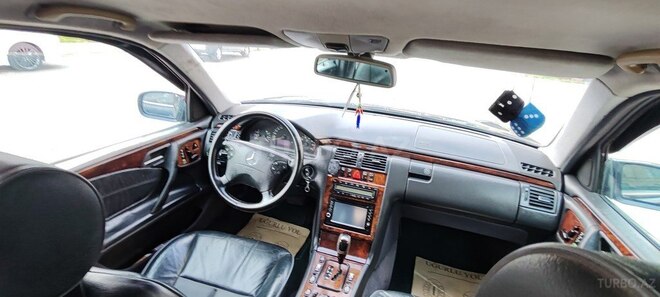 Mercedes E 240 2000, 355,000 km - 2.4 л - Tovuz