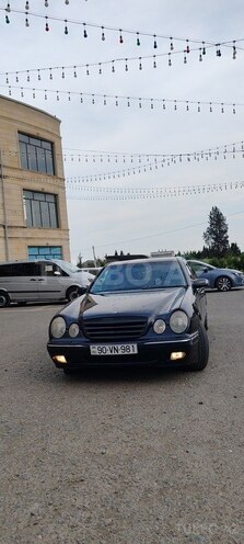 Mercedes E 240 2000, 355,000 km - 2.4 л - Tovuz