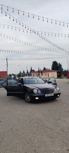 Mercedes E 240 2000, 355,000 km - 2.4 л - Tovuz
