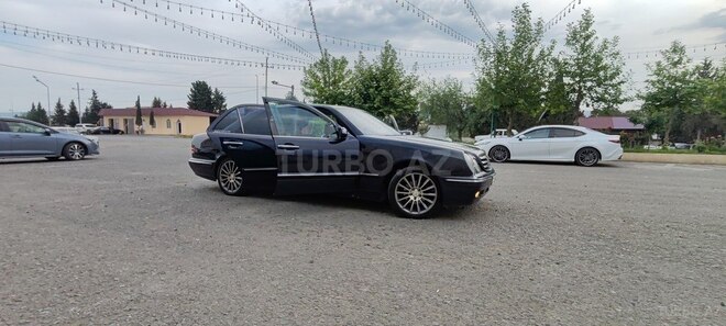 Mercedes E 240 2000, 355,000 km - 2.4 л - Tovuz