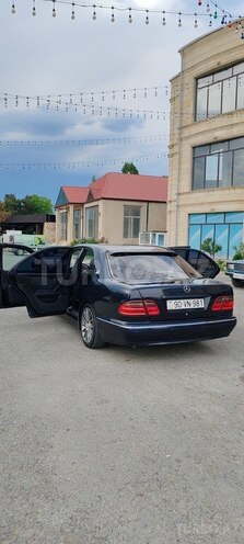 Mercedes E 240 2000, 355,000 km - 2.4 л - Tovuz