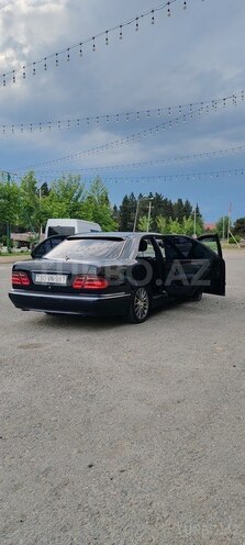 Mercedes E 240 2000, 355,000 km - 2.4 л - Tovuz