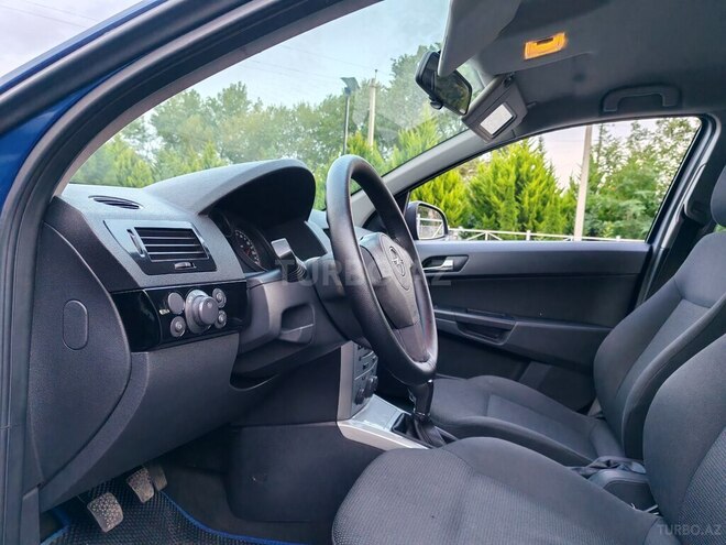 Opel Astra 2009, 279,400 km - 1.4 l - Şəki