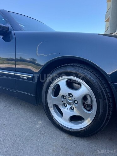 Mercedes E 320 2001, 300,000 km - 3.2 л - Lənkəran