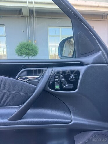 Mercedes E 320 2001, 300,000 km - 3.2 л - Lənkəran