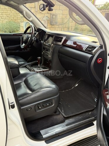 Lexus LX 570 2013, 181,000 km - 5.7 l - Xudat