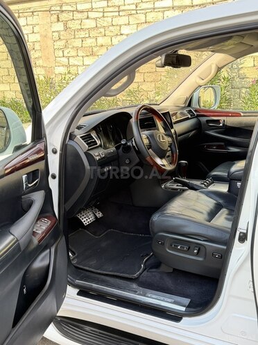 Lexus LX 570 2013, 181,000 km - 5.7 l - Xudat