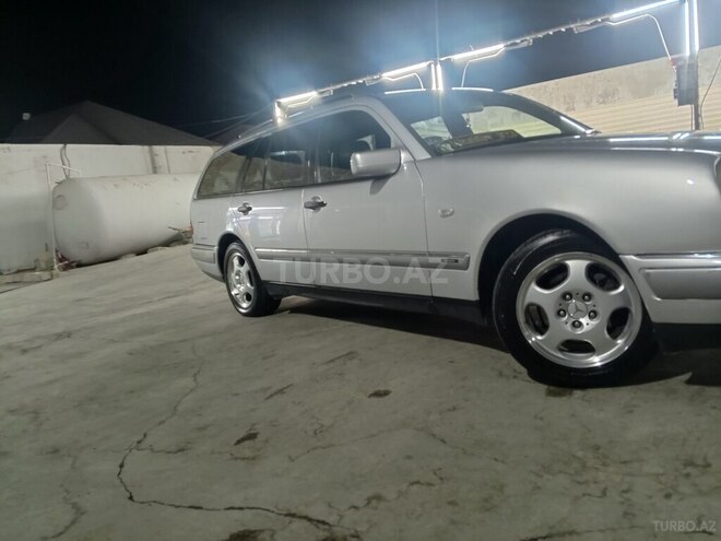 Mercedes E 240 1999, 425,000 km - 2.4 l - Bakı