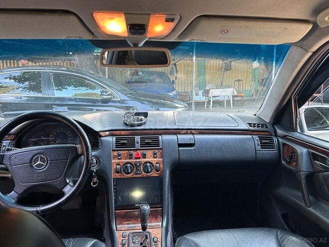 Mercedes E 240 1999, 460,000 km - 2.4 l - Bakı