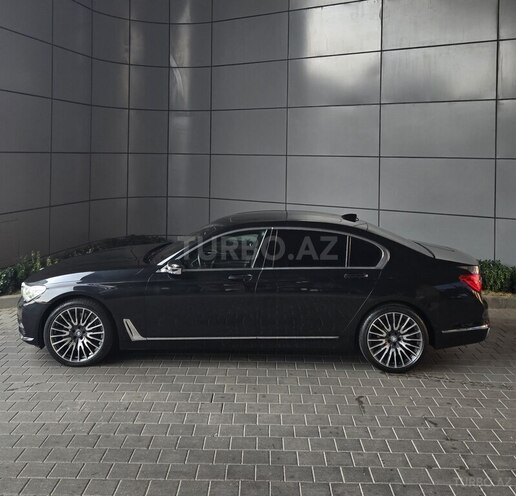 BMW 750 2016, 186,000 km - 4.4 l - Bakı