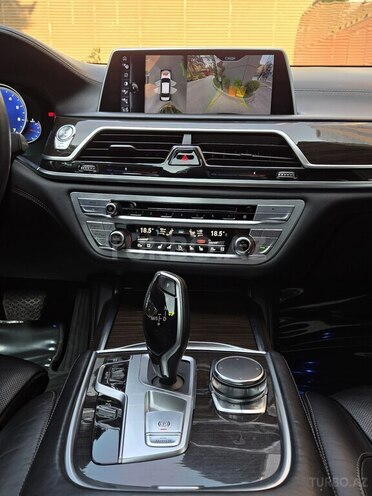 BMW 750 2016, 186,000 km - 4.4 l - Bakı