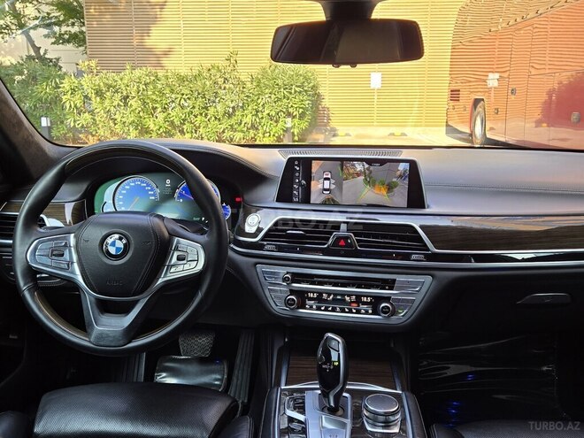 BMW 750 2016, 186,000 km - 4.4 l - Bakı