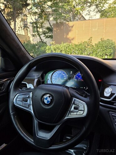 BMW 750 2016, 186,000 km - 4.4 l - Bakı