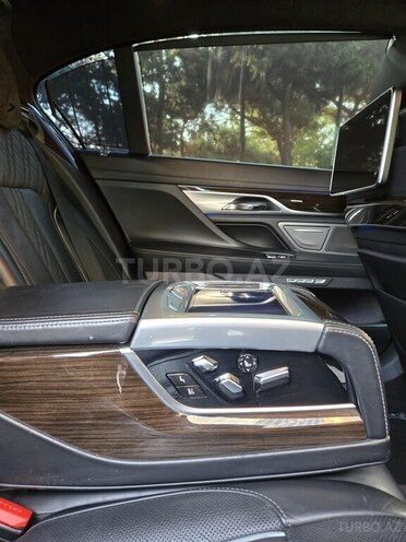 BMW 750 2016, 186,000 km - 4.4 l - Bakı