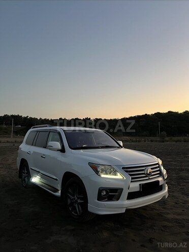 Lexus LX 570 2013, 181,000 km - 5.7 l - Xudat
