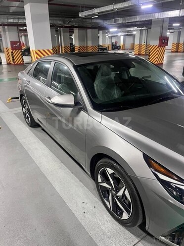 Hyundai Elantra 2023, 28,400 km - 1.6 l - Bakı