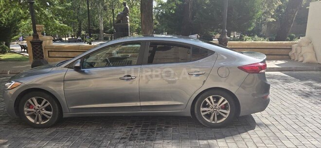Hyundai Elantra 2018, 178,637 km - 2.0 l - Bakı