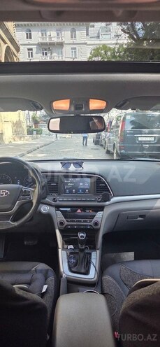 Hyundai Elantra 2018, 178,637 km - 2.0 l - Bakı