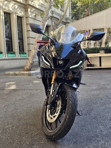 Yamaha R15 V4 2023, 12,913 km - 0.2 l - Bakı