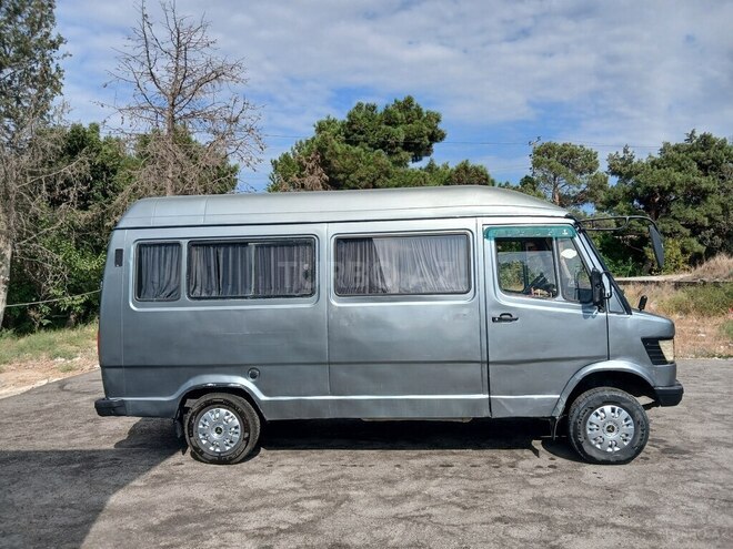 Mercedes 208 D 1992, 350,000 km - 2.9 l - Bakı