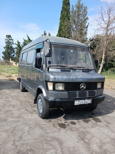 Mercedes 208 D 1992, 350,000 km - 2.9 l - Bakı