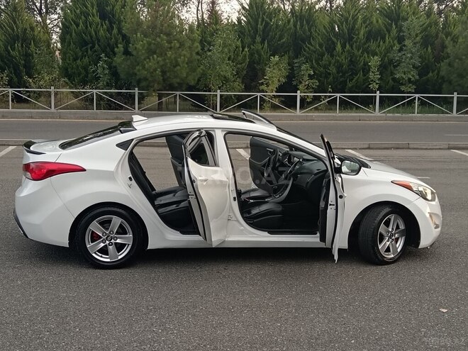 Hyundai Elantra 2013, 220,000 km - 1.8 l - Şəki