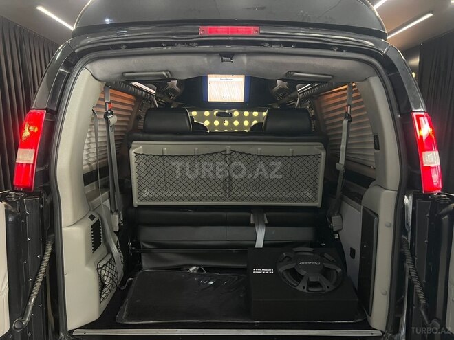 Chevrolet Express 2009, 27,359 km - 5.3 l - Bakı