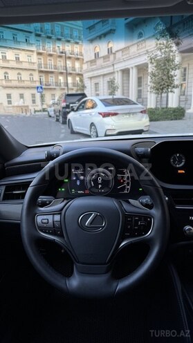 Lexus ES 300h 2024, 9,000 km - 2.5 l - Bakı